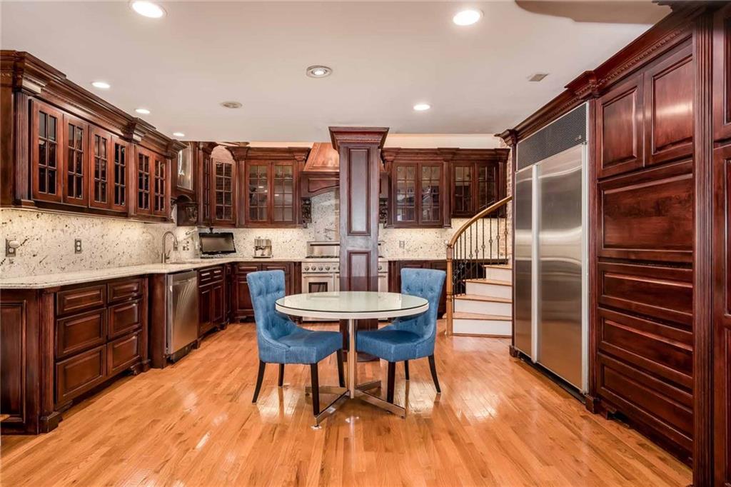 2840 Peachtree Road NW Unit 202