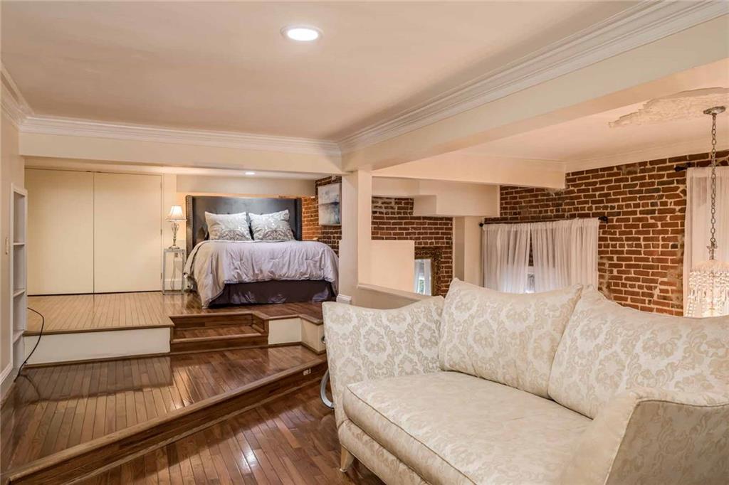 2840 Peachtree Road NW Unit 202