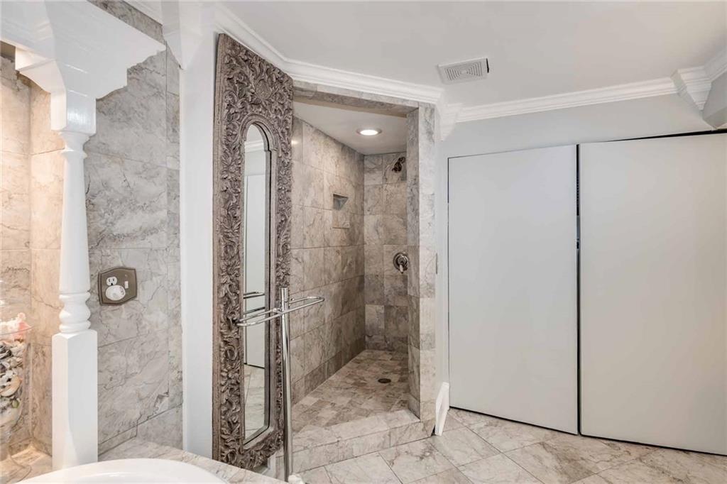 2840 Peachtree Road NW Unit 202