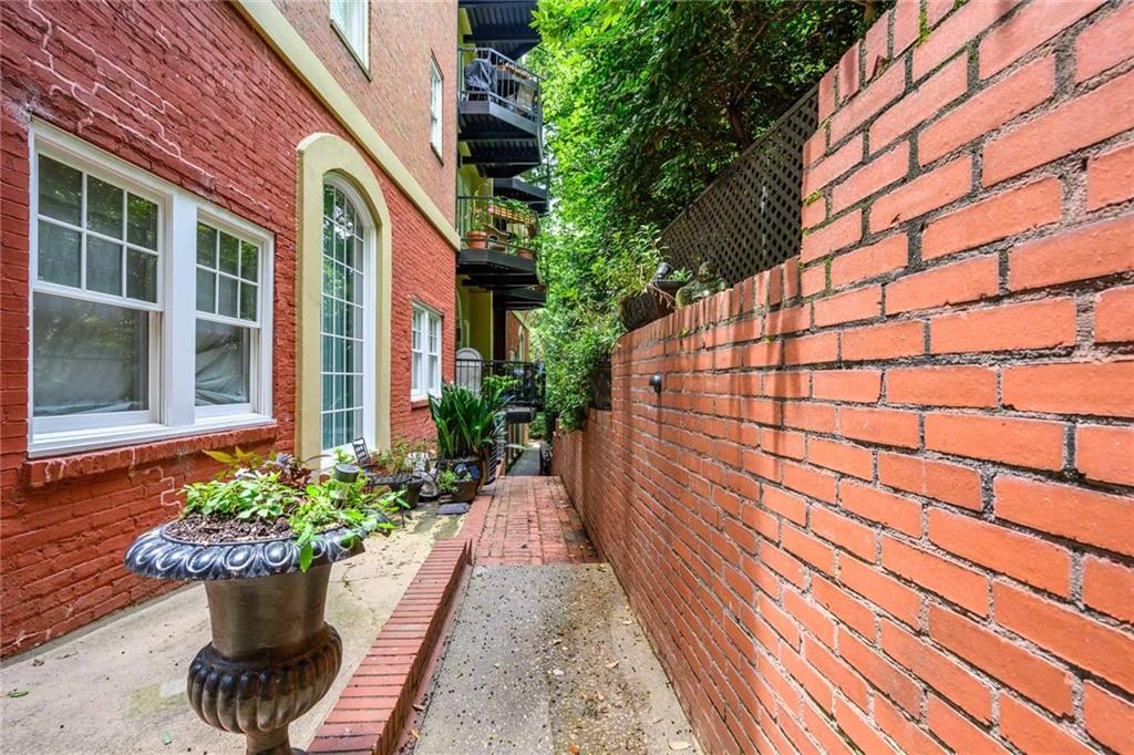 2840 Peachtree Road NW Unit 202