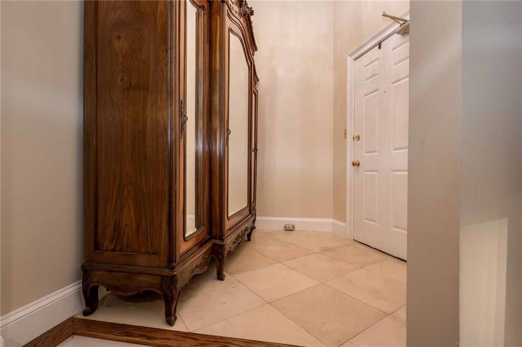 2840 Peachtree Road NW Unit 202