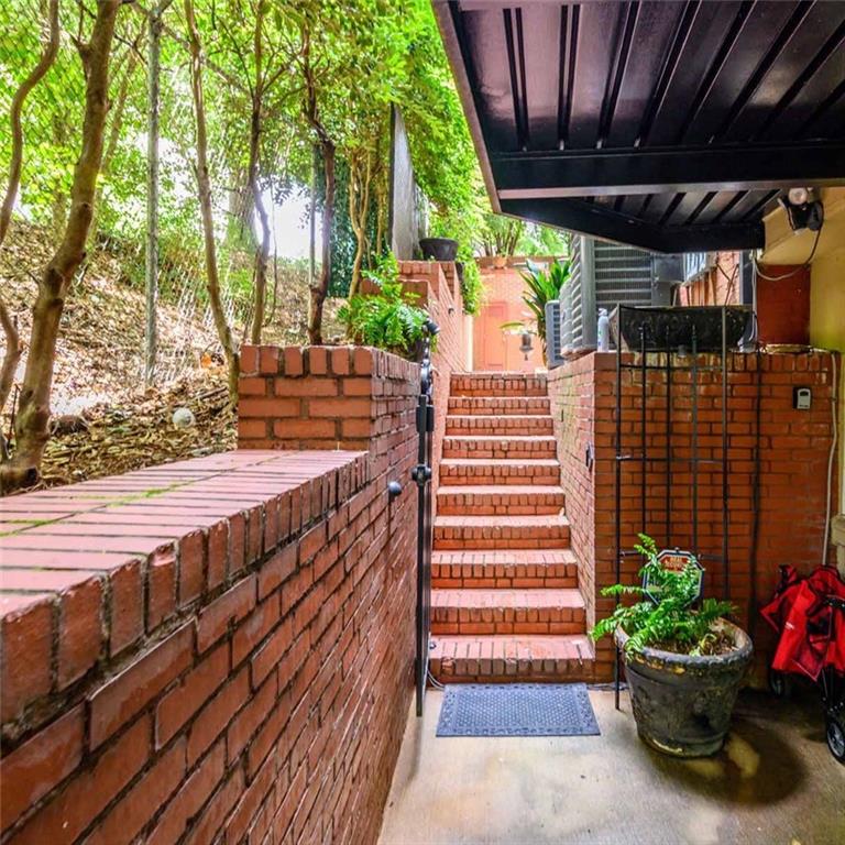 2840 Peachtree Road NW Unit 202