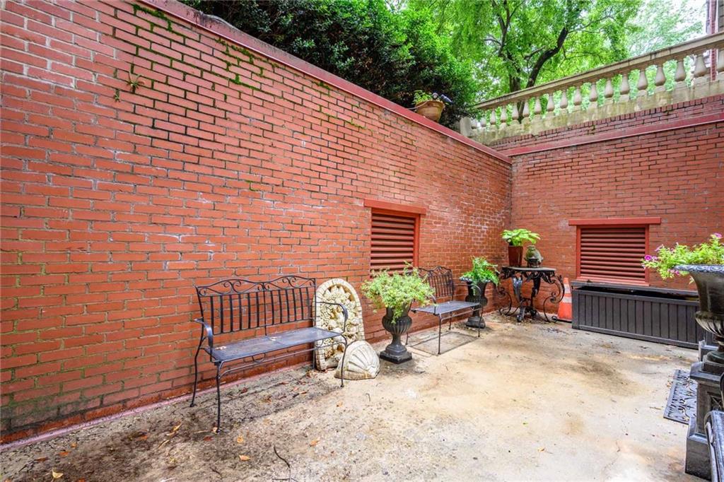 2840 Peachtree Road NW Unit 202