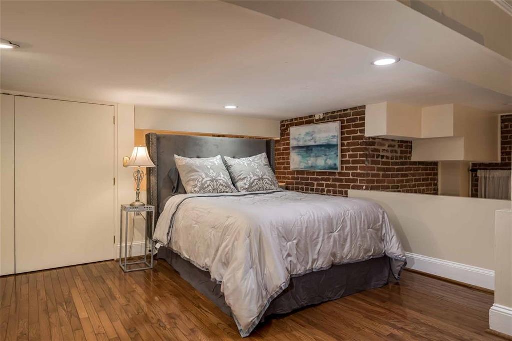 2840 Peachtree Road NW Unit 202