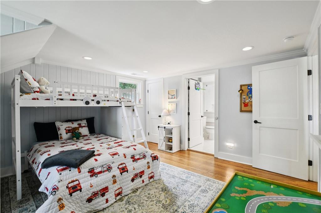 2035 Fairhaven Circle NE