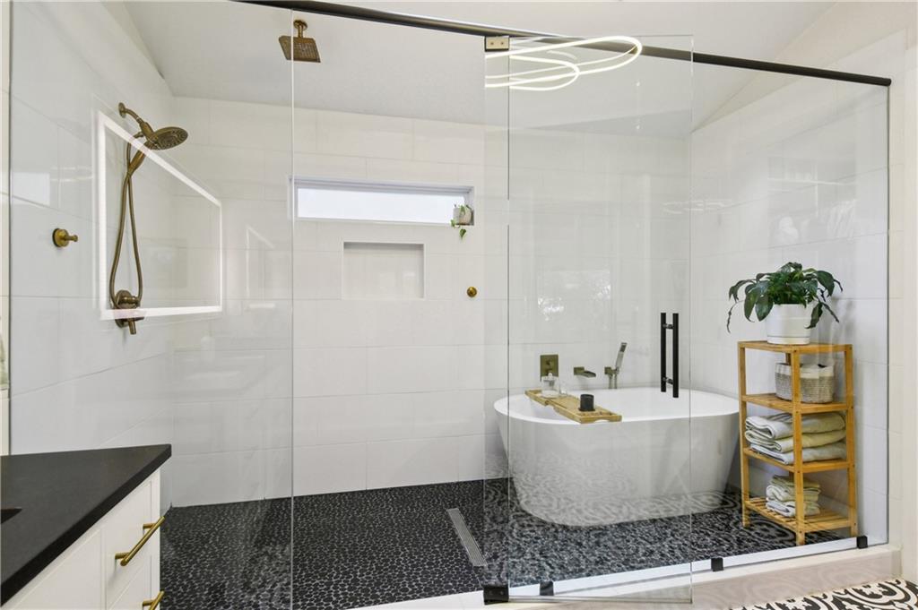 2035 Fairhaven Circle NE