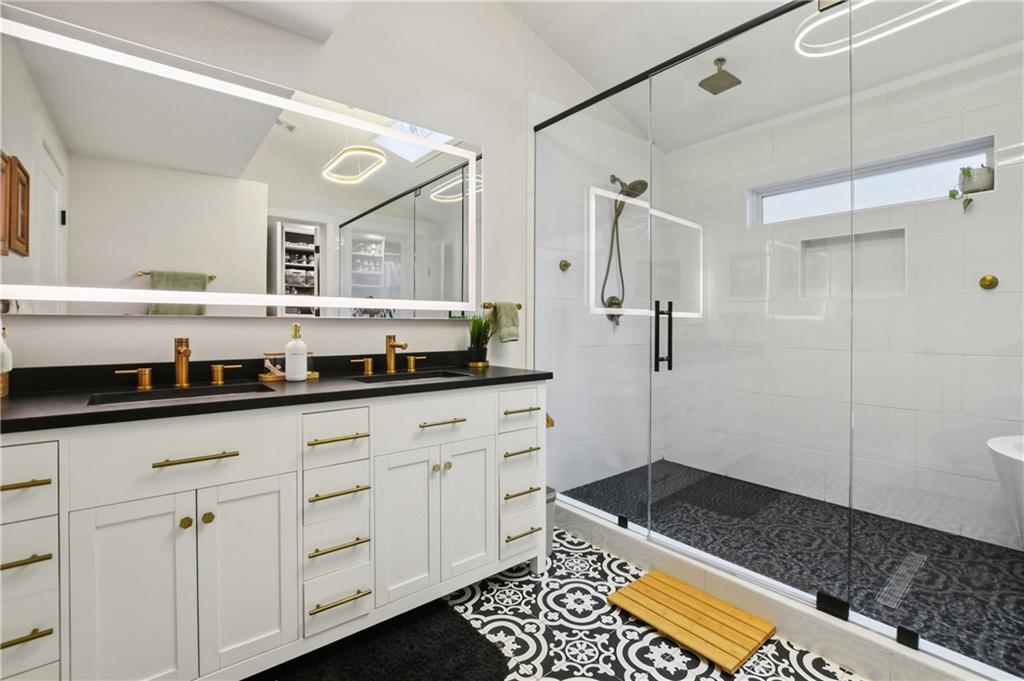 2035 Fairhaven Circle NE