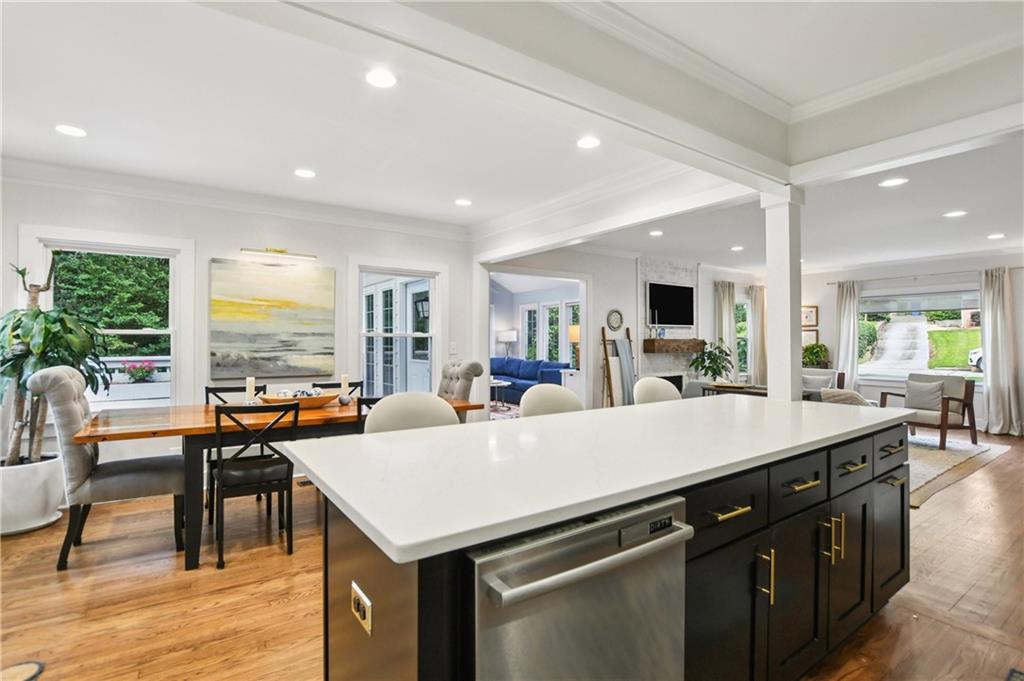 2035 Fairhaven Circle NE