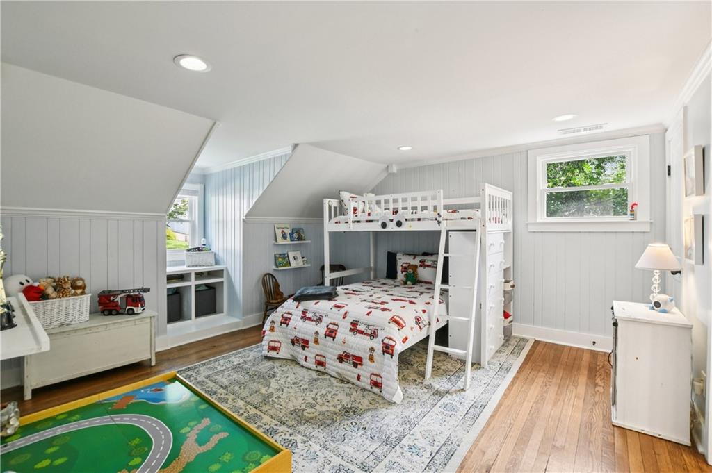 2035 Fairhaven Circle NE