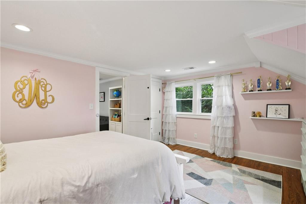 2035 Fairhaven Circle NE