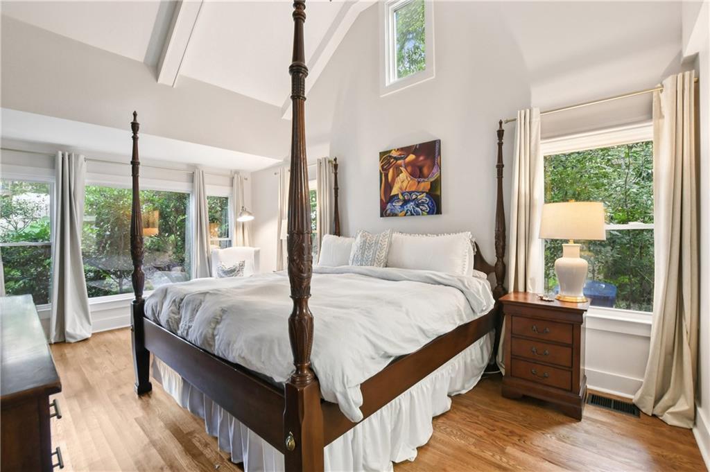 2035 Fairhaven Circle NE