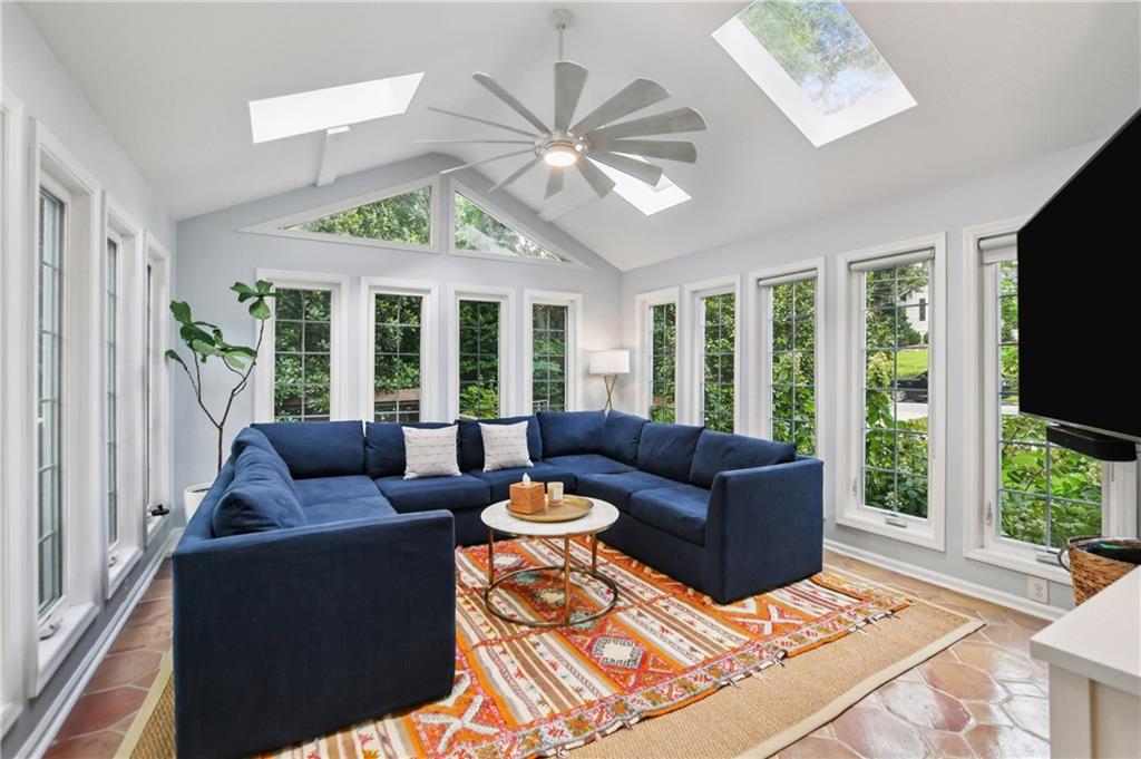 2035 Fairhaven Circle NE