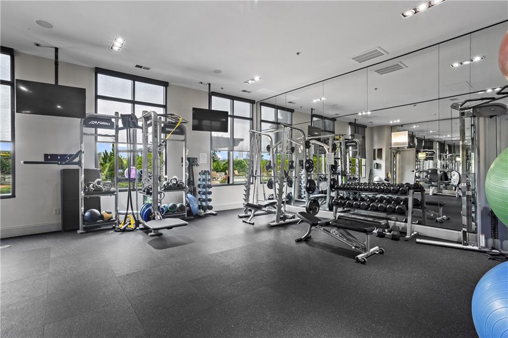 2233 Peachtree Road NE Unit 402