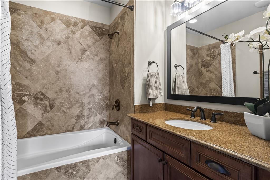 2233 Peachtree Road NE Unit 402