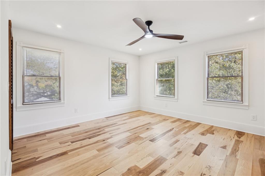 546 Waldo Street SE