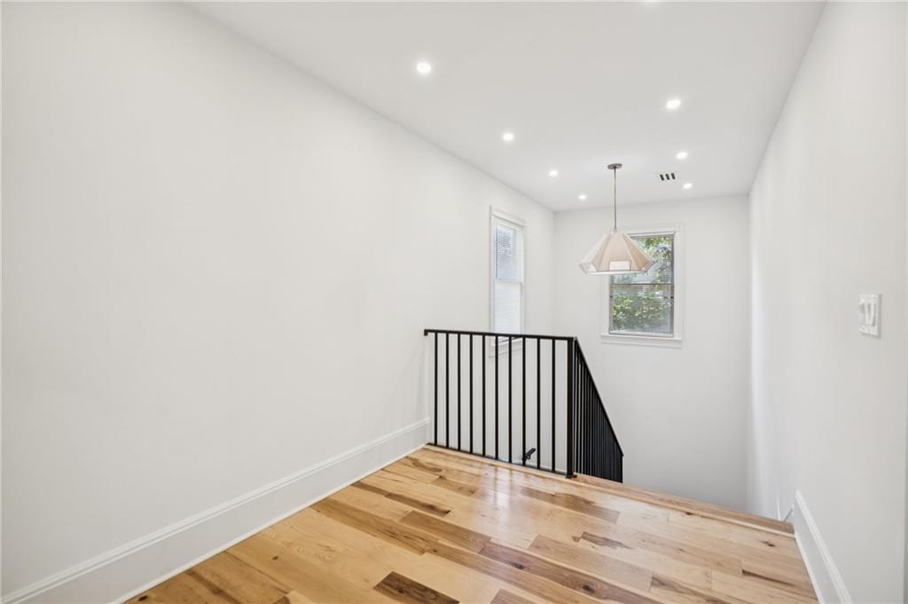546 Waldo Street SE
