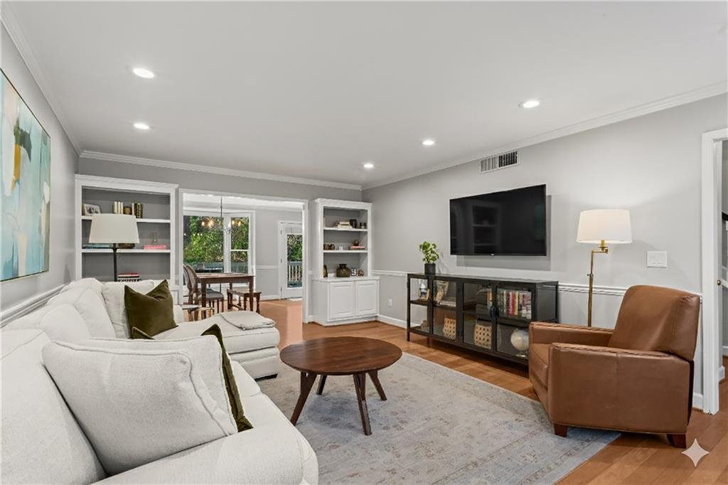 1155 Morningside Place NE