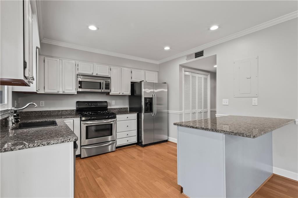 1155 Morningside Place NE