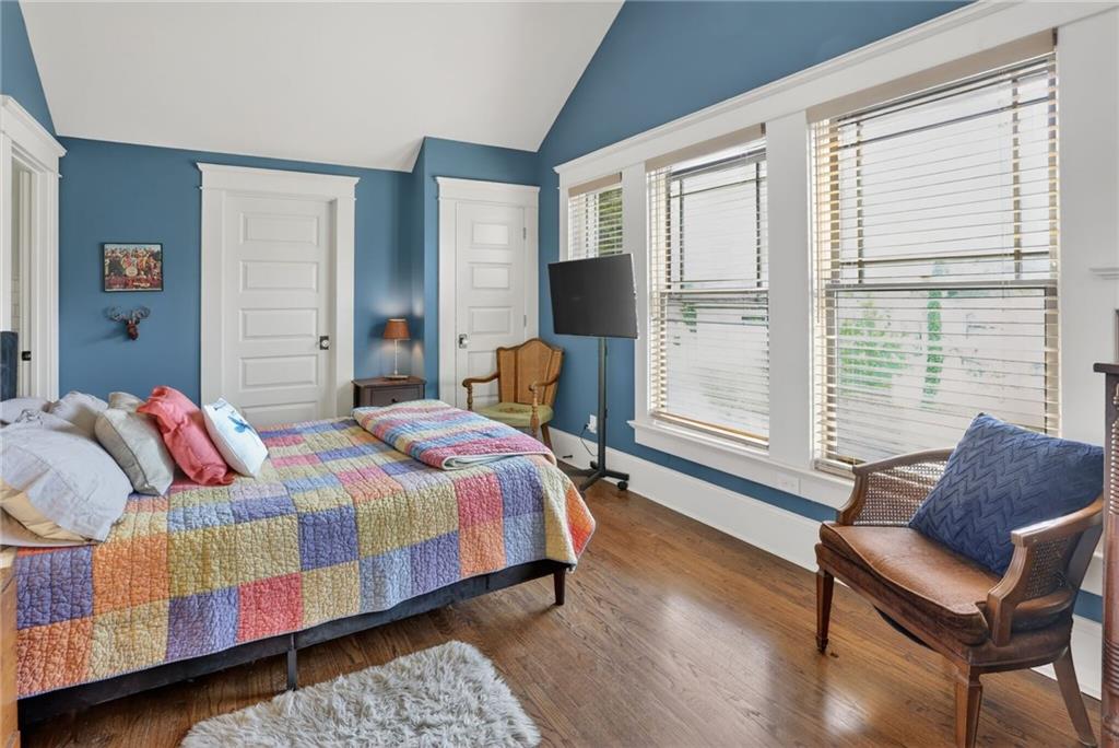 624 W College Avenue