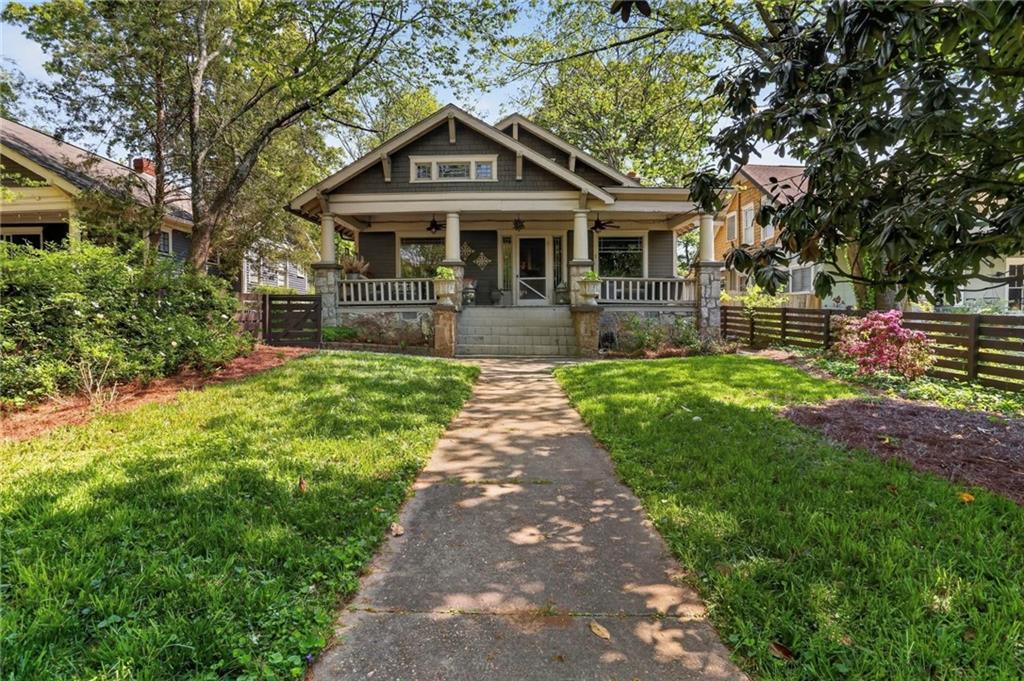 624 W College Avenue
