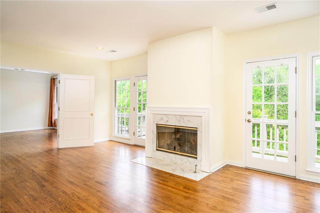 1034 Saint James Crossing