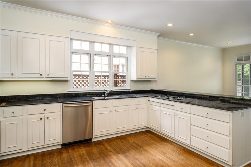 1034 Saint James Crossing