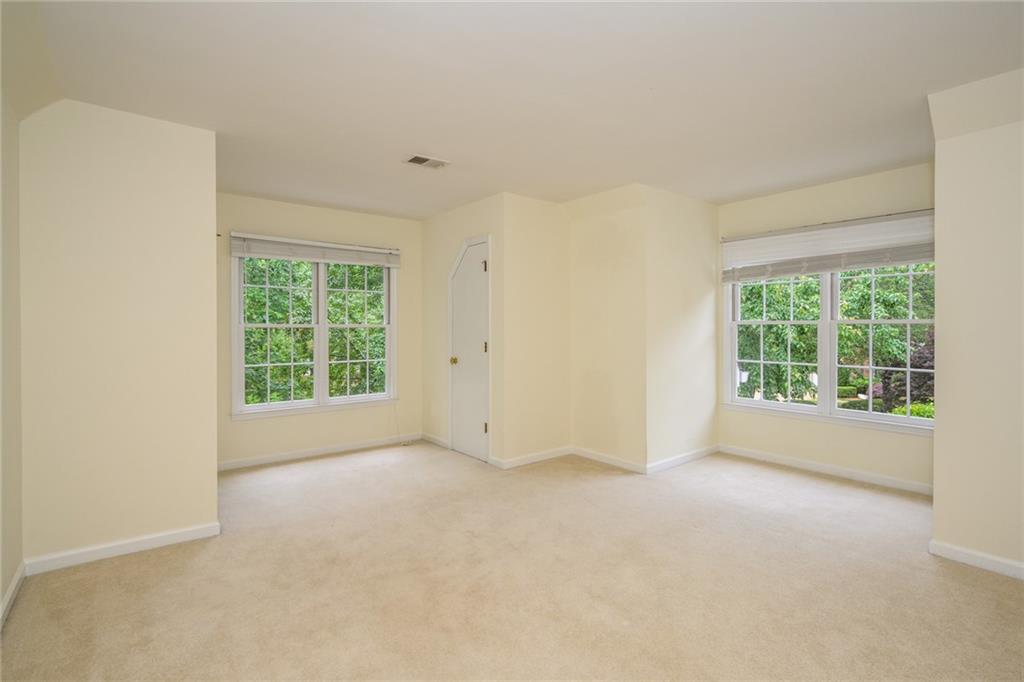 1034 Saint James Crossing