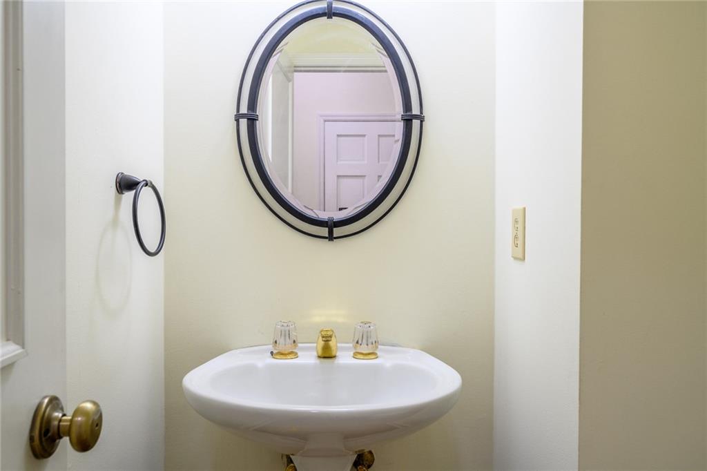1034 Saint James Crossing