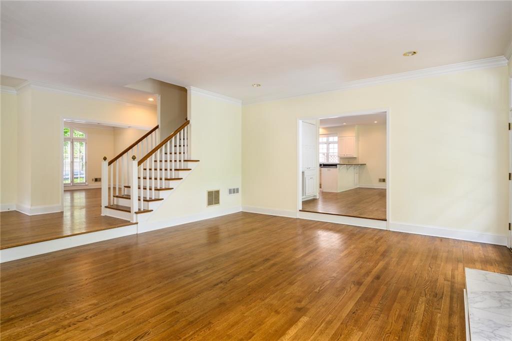 1034 Saint James Crossing