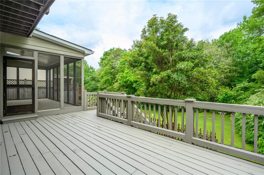 1034 Saint James Crossing