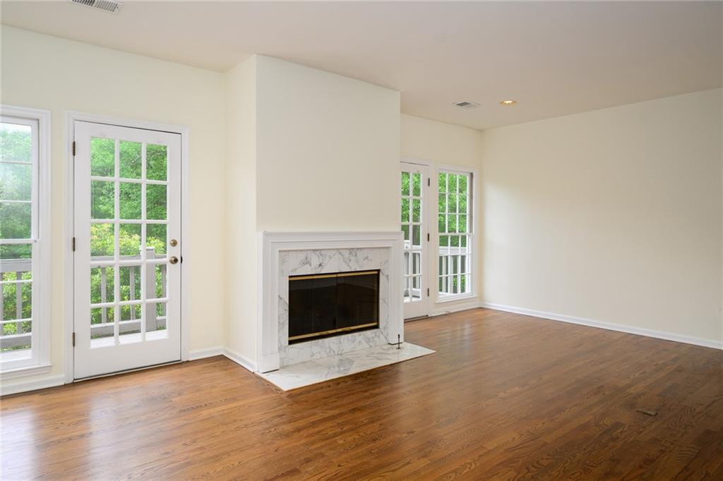 1034 Saint James Crossing