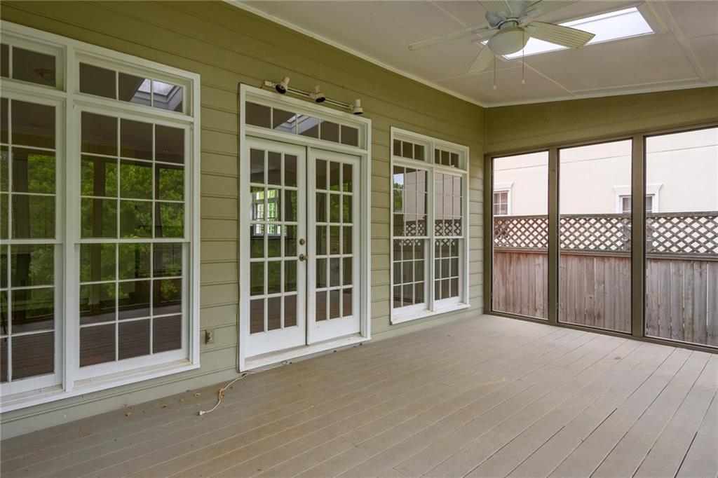 1034 Saint James Crossing