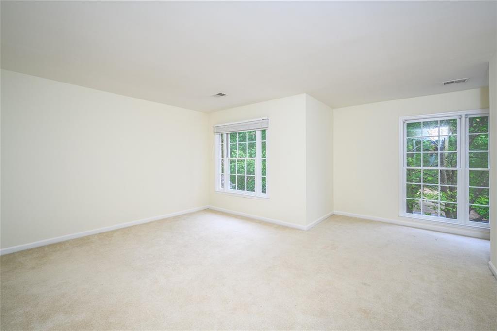 1034 Saint James Crossing