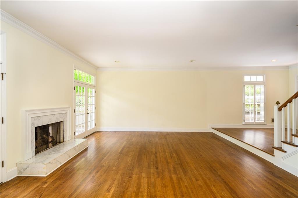1034 Saint James Crossing