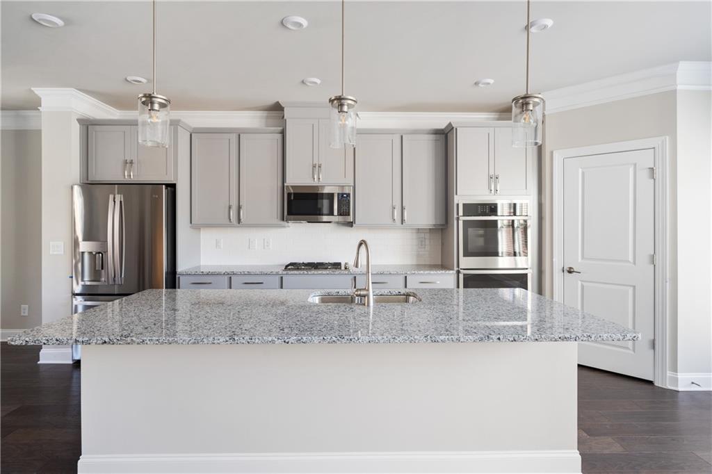 1758 Samantha Bend