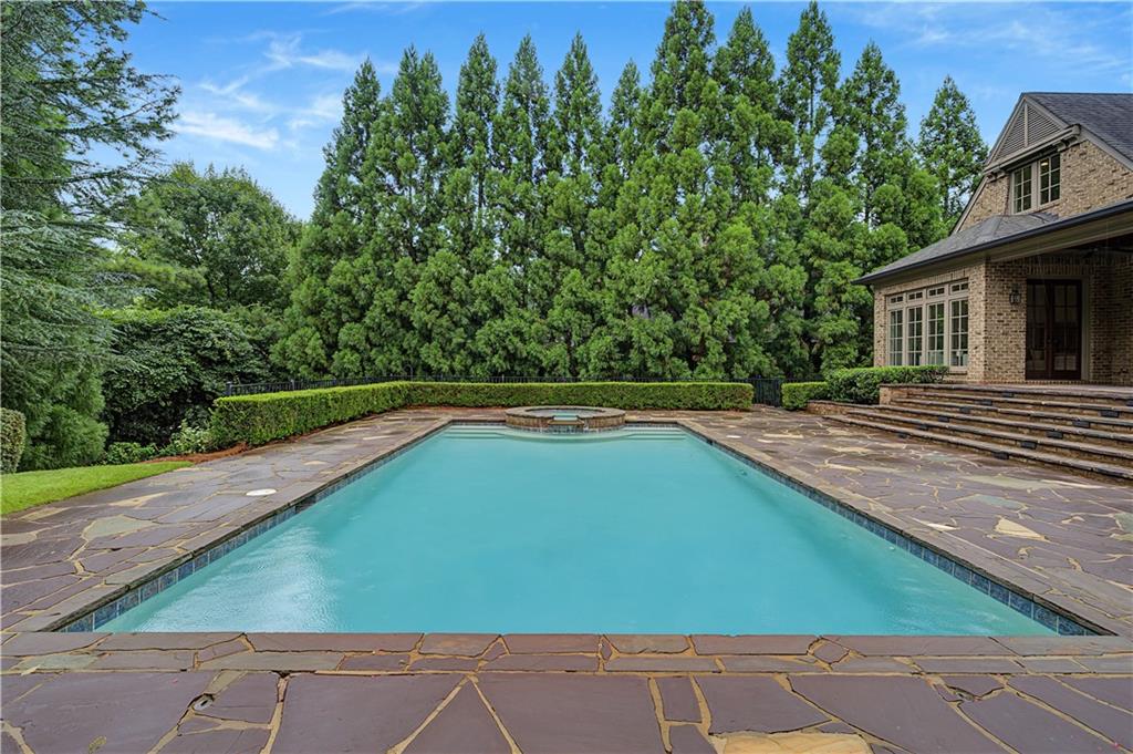 110 Mount Paran Road NW