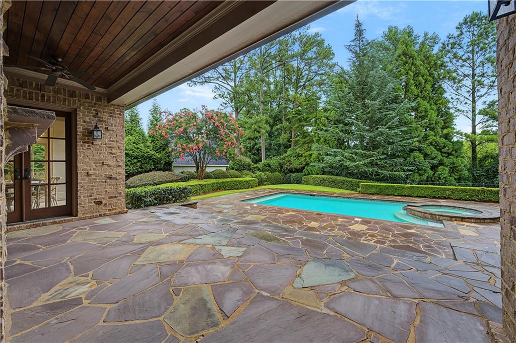 110 Mount Paran Road NW