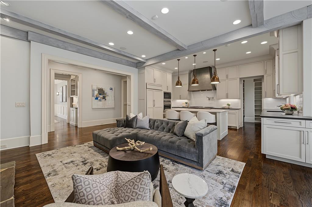 110 Mount Paran Road NW