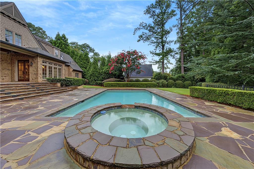 110 Mount Paran Road NW