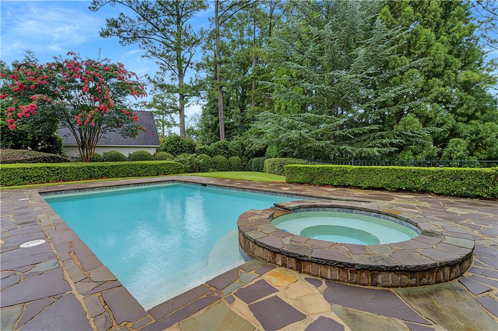 110 Mount Paran Road NW