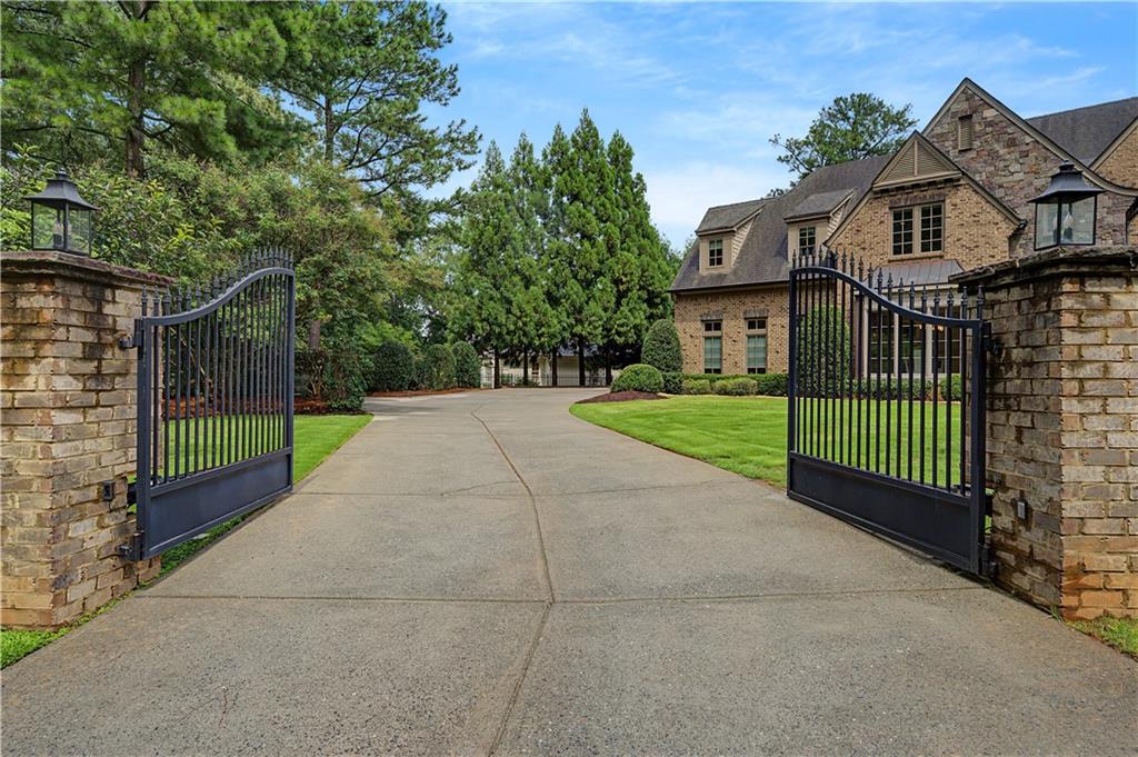 110 Mount Paran Road NW