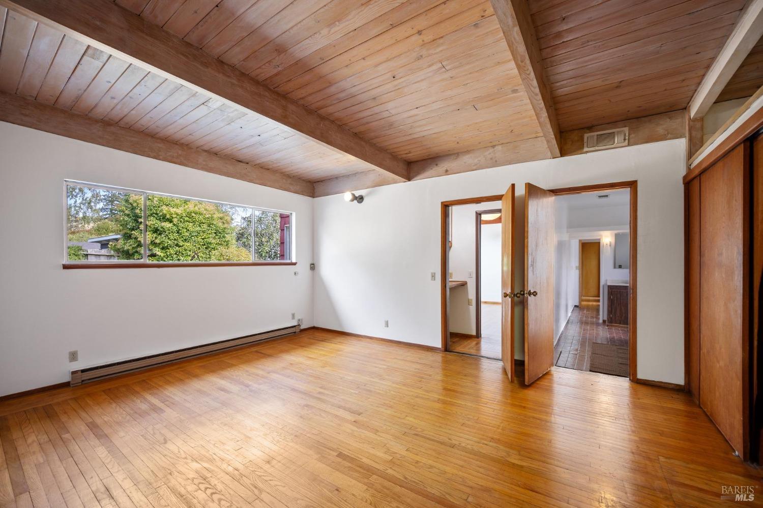 118 Lomita Drive