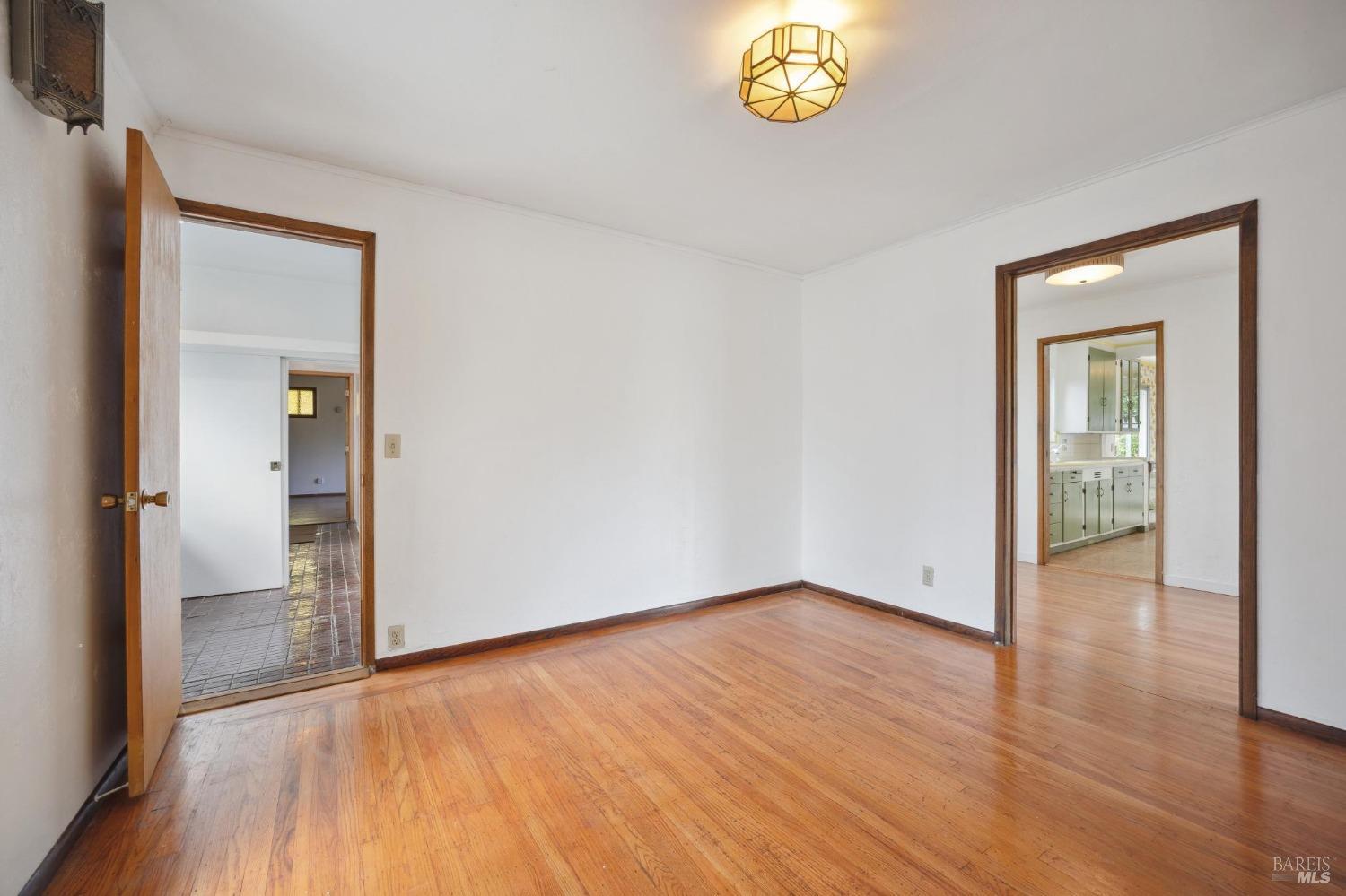 118 Lomita Drive