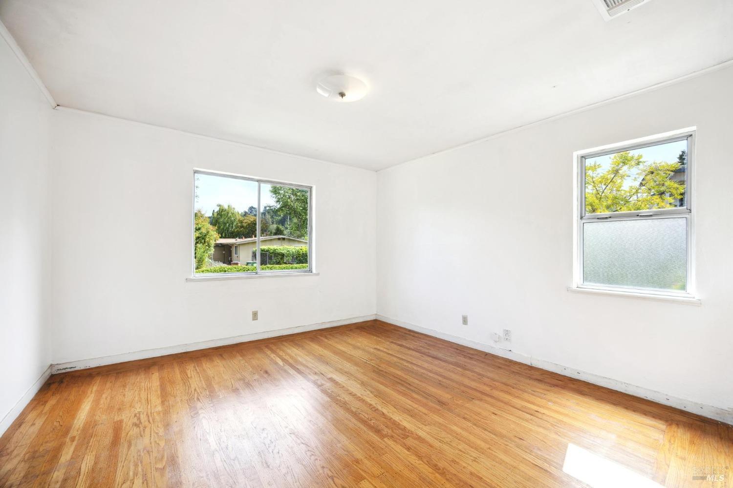 118 Lomita Drive