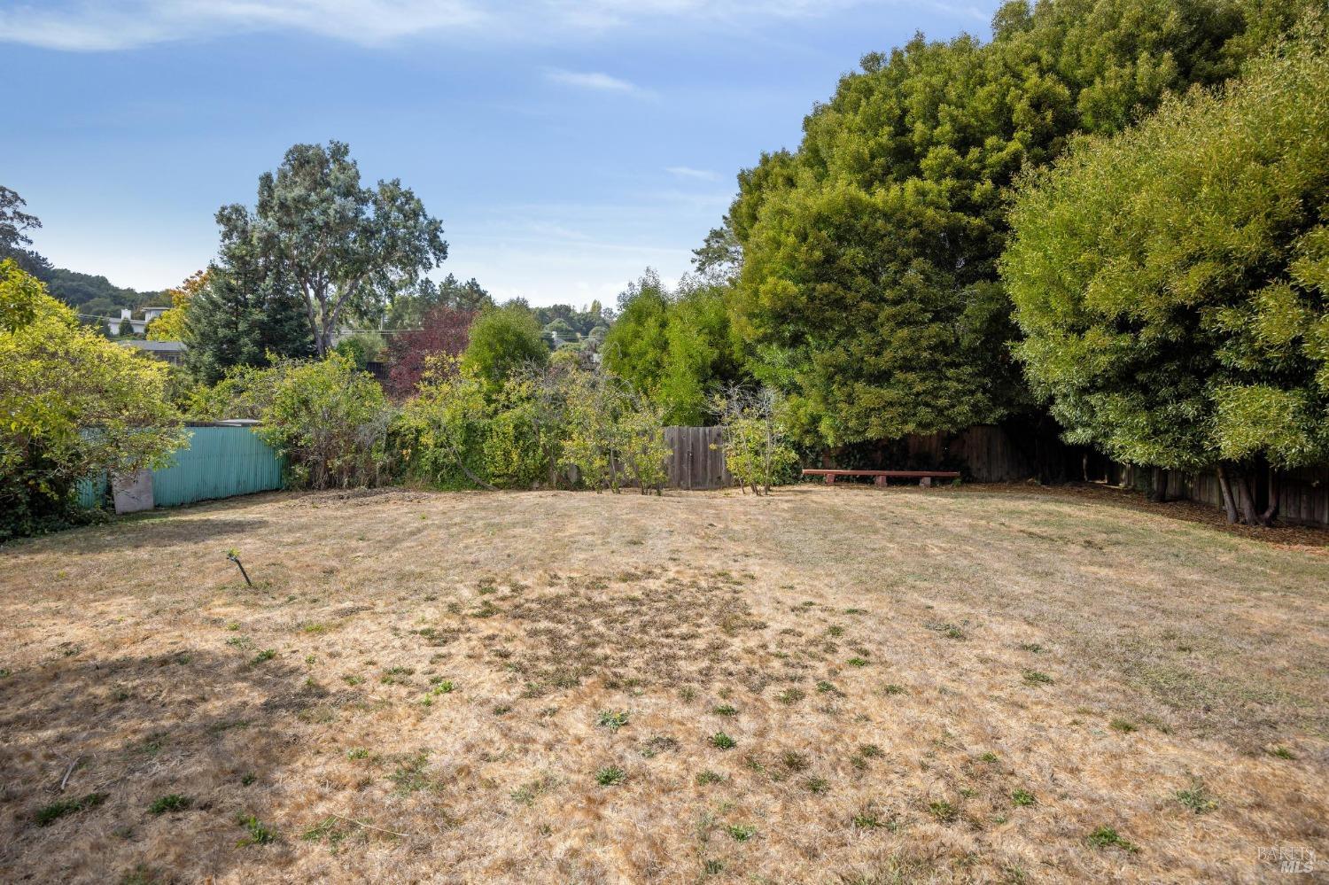 118 Lomita Drive