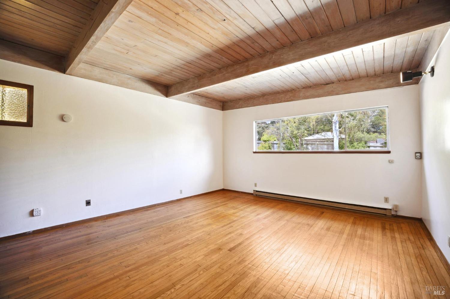118 Lomita Drive