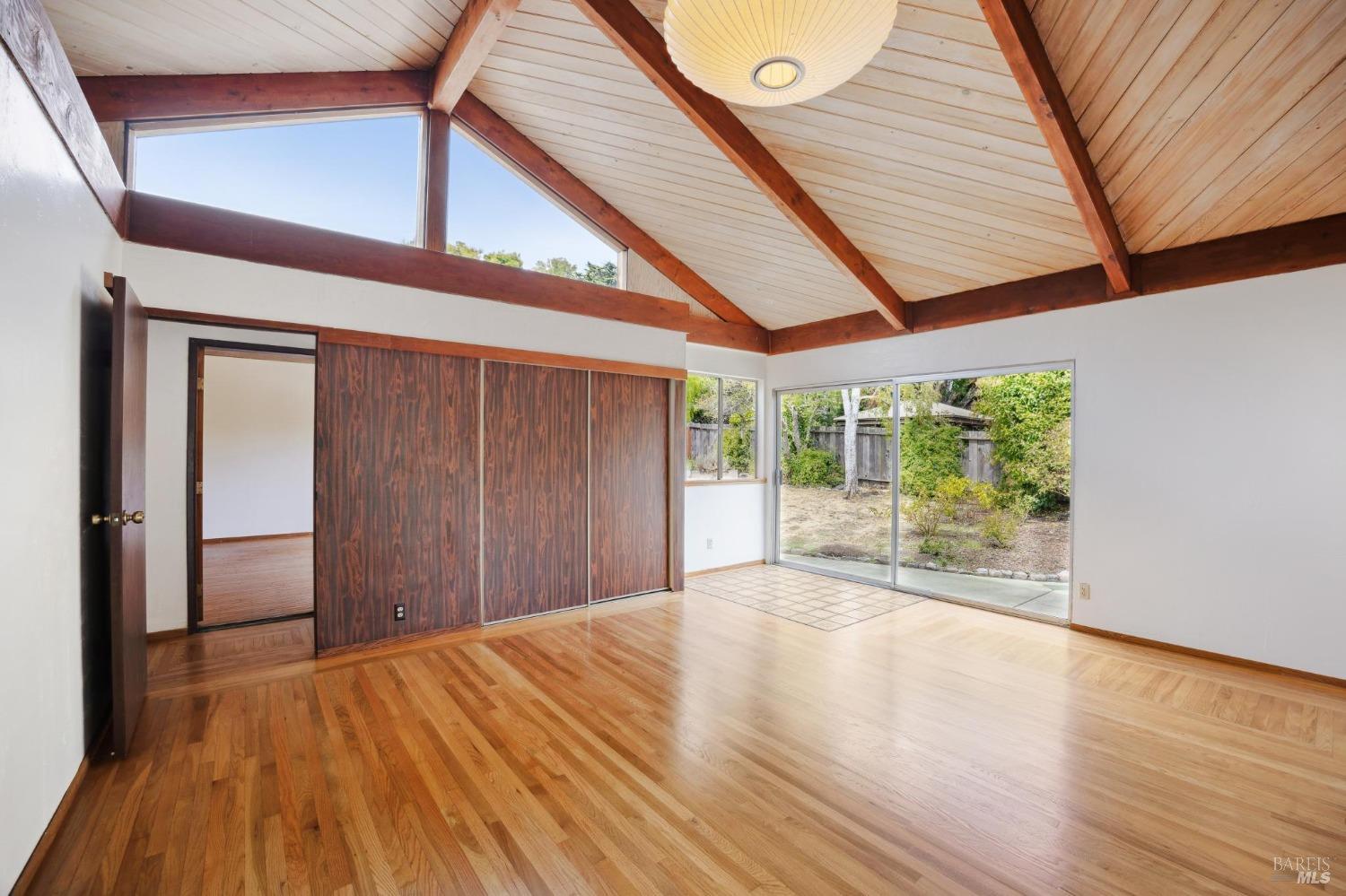 118 Lomita Drive
