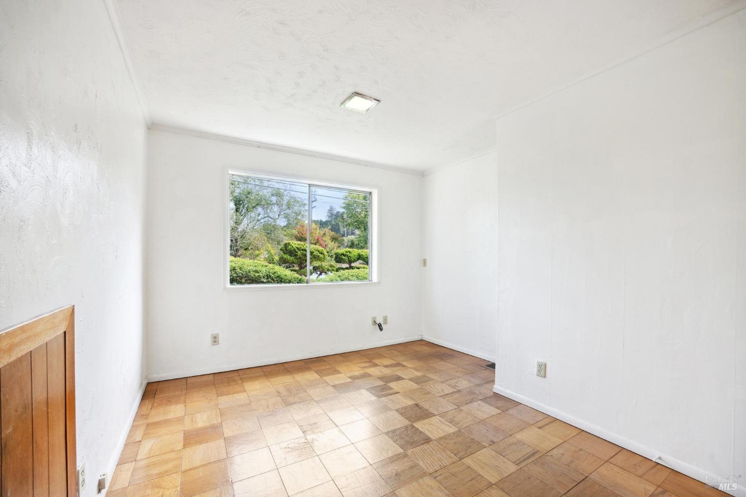 118 Lomita Drive