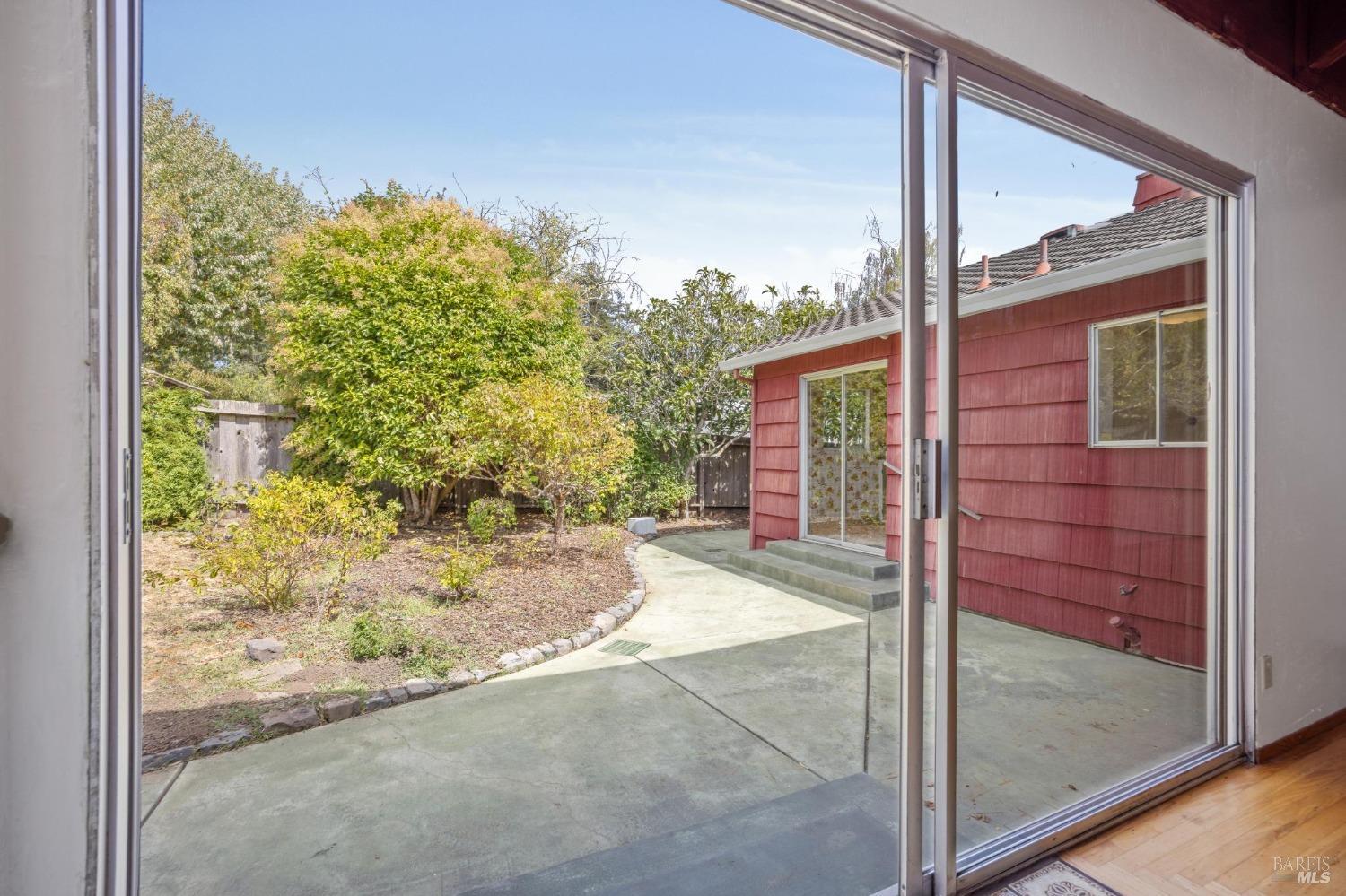 118 Lomita Drive