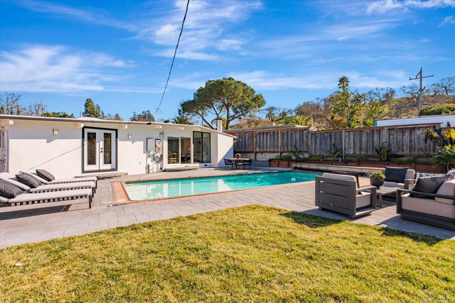 1090 Greenwood Drive